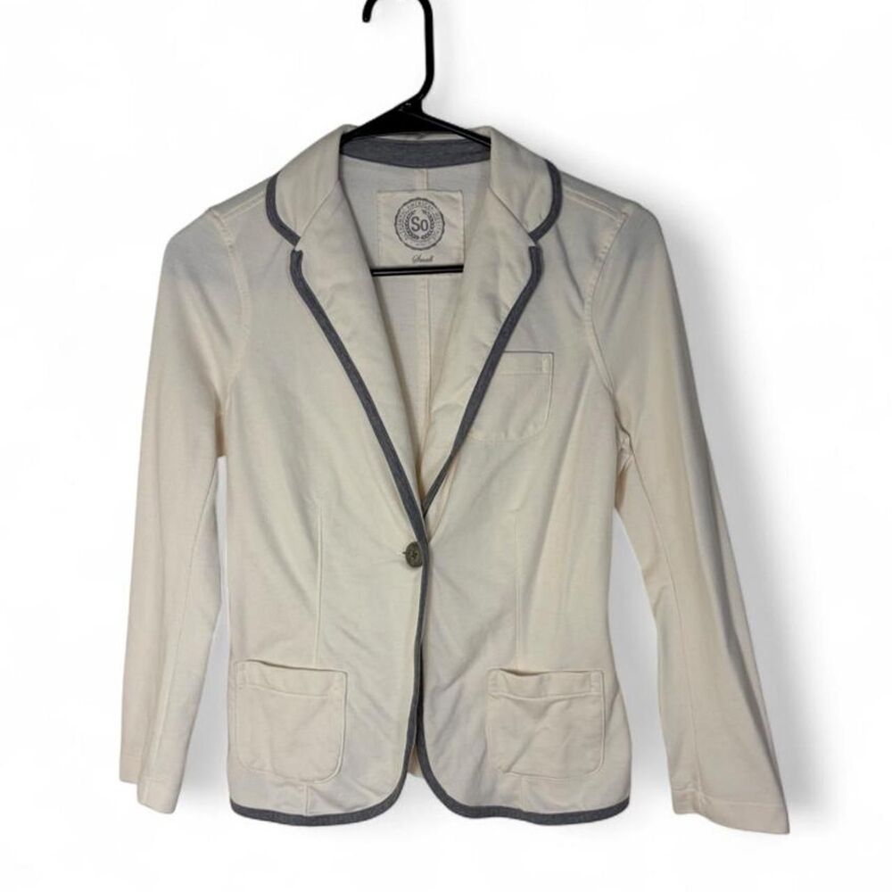 SO Clothing Eggshell cotton blazer with gray trim
